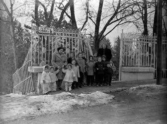 Oktatás - Szociálpolitika - Gyermekotthon lakói