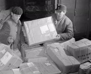 Postai szolgáltatás - Karácsonyi csomagok