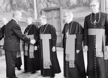 Egyház - Egyházpolitika - Katolikus főpapok eskütétele
