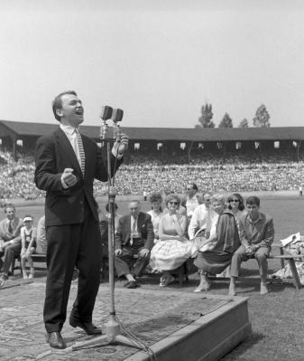 Sport - Színészek-Újságírók labdarúgó mérkőzés