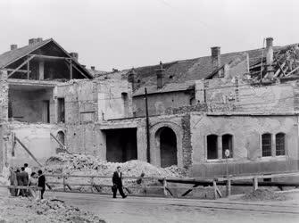 Történelem - Háború  - Romos házak Miskolcon