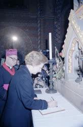 Külkapcsolat - Margaret Thatcher a Mátyás-templomban