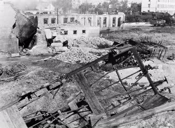 Történelem - Háború - A hatvani pályaudvar romjai