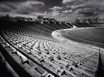 Ipar - Városkép - Épül a Népstadion