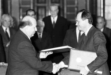 Magyar-szovjet gazdasági egyezményt írtak alá