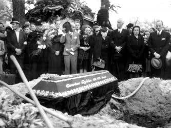Halálozás - Csortos Gyula temetése 