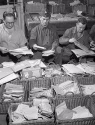 Postai szolgáltatás - A Nyugati-posta levél- és csomagosztálya karácsony előtt