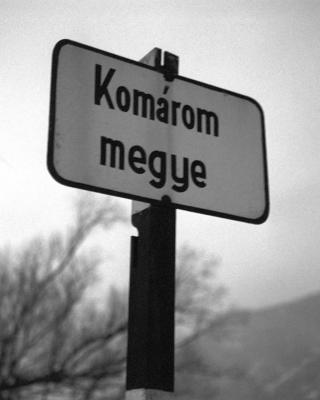 Közigazgatás - Komárom és Pest megye határa