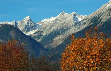 Ausztria -   Alpok Innsbrucknál