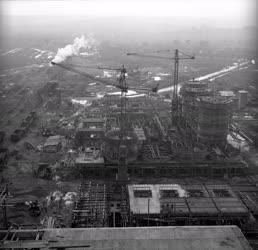 Ipar - Épül a Hejőcsabai Cementgyár