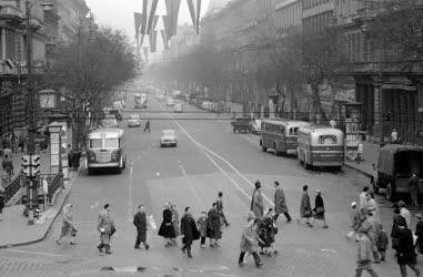 Városkép - Budapest - Népköztársaság útja