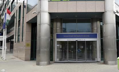Pénzügy - Magyar Nemzeti Bank ügyfélszolgálat