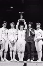 Sport - Vívás - A győztes női tőrcsapat 