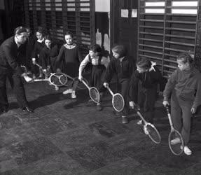 Sport - Tenisz szakkör a XXII. kerületi úttörőházban