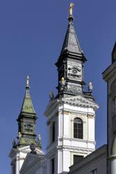 Egyházi épület - Budapest - Visszakapta második tornyát a templom