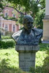 Köztéri szobor - Budapest - Báró Monti Sándor-mellszobor