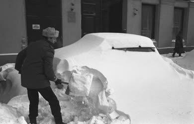 Időjárás - Küzdelem a hóval a fővárosban