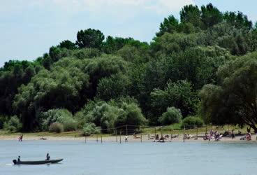 Életkép - Szentendre - A Pap-szigeti strand