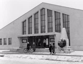 Kultúra - Közművelődés - Modern művelődési otthon