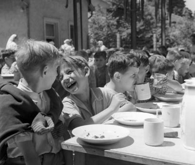 Szabadidő - Életkép - Az úttörőtáborban