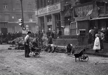 Városkép - Budapest az 1956-os forradalom és szabadságharc után