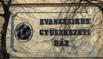 Felirat - Vác - Az Evangélikus Gyülekezeti Ház név felirata