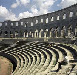 Városkép - Jugoszlávia - Pula - Amfiteátrum