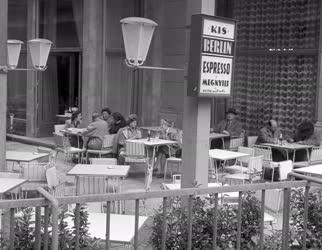 Vendéglátás - Megnyílt a Kis-Berlin eszpresszó kerthelyisége