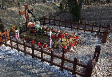 Kegyelet - Budapest - Ismeretlen katona sírja Hűvösvölgyben