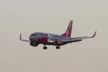 Légi közlekedés - Budapest - Utasszállító repülőgép Ferihegyen