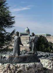 Városkép - Budapest - Kilátókő-szobor