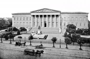 Városkép-életkép - Budapest - Nemzeti Múzeum