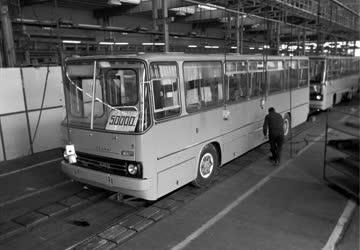 Járműipar - Az ötvenezredik Ikarus autóbusz