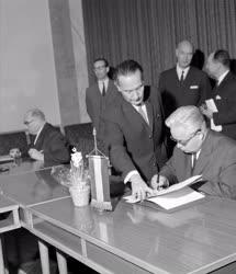 Külkapcsolat - Francia-magyar gázipari együttműködési szerződés aláírása