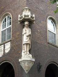 Köztéri szobor - Szeged - Szent Imre szobor a Dóm téren 