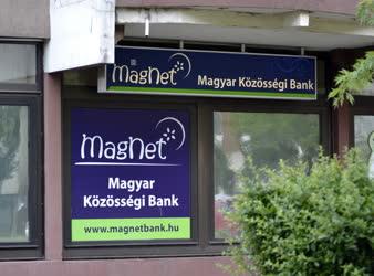Pénzintézet - Budapest - A MagNet bank fiókja Kőbányán