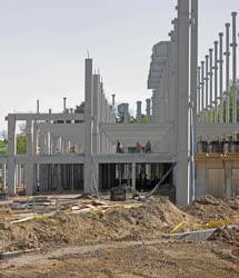 Sportlétesítmény - Debrecen - Épül a Nagyerdei Stadion 