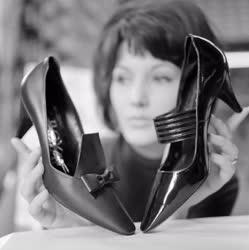 Divat - A Minőségi Cipőgyár divatbemutatója