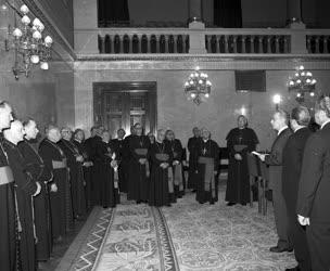 Évforduló - Katolikus egyházi vezetők kitüntetése 