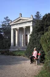 Kultúra - Kazinczy mauzóleum Széphalmon