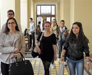 Oktatás - Debrecen - Hallgatók a Debreceni Egyetemen