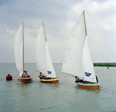 Magyarországi képek - Balaton - Vitorláskölcsönzés