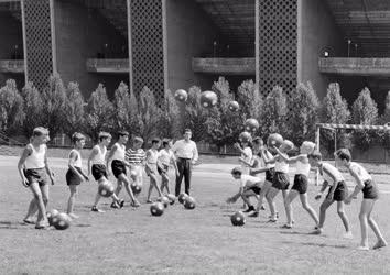 Sport - Oktatás - Labdarúgó iskola