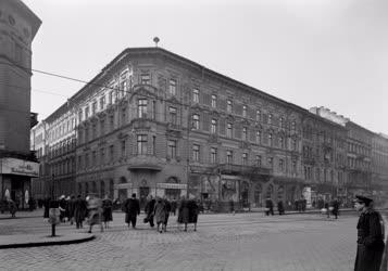 Városkép-életkép - A Keinz-ház Budapesten