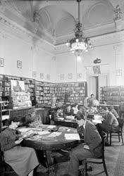 Kultúra - Az MSZT könyvtára a Semmelweis utcai székházban