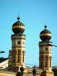 Egyházi épület - Budapest - A Dohány utcai zsinagóga tornya