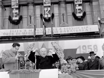 Külkapcsolat - A szovjet párt- és kormányküldöttség Szolnokon