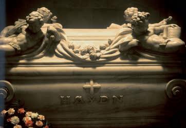 Műemlék - Haydn sírja Kismartonban