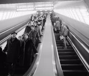 Ipar - Közlekedés - Budapest új metróvonala - Deák tér