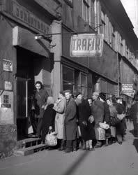 Kereskedelem - Kedvelt dohányáruk újra a piacon